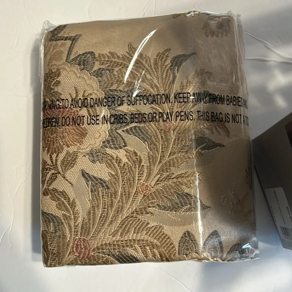 THE HOME COLLECTION NWT Valance Curtains 80